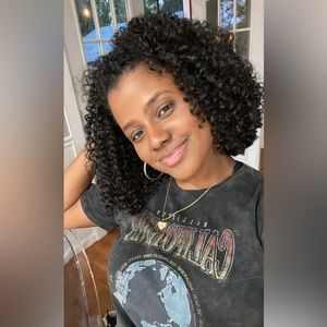 Meet your Posher, Yessenia